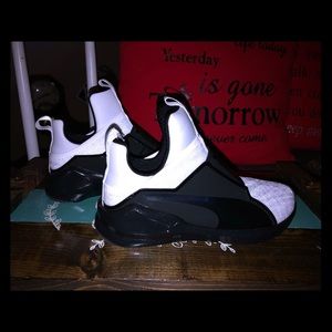 Sz 6 Rihanna Fenty Puma brand new